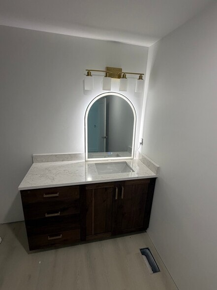 Building Photo - 266 S 400 E