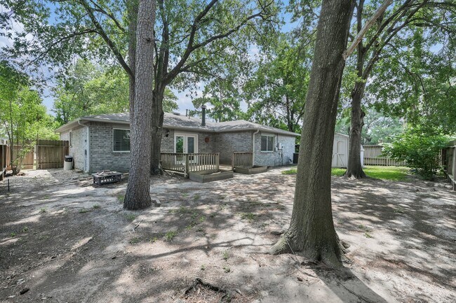 Building Photo - 28903 Atherstone St