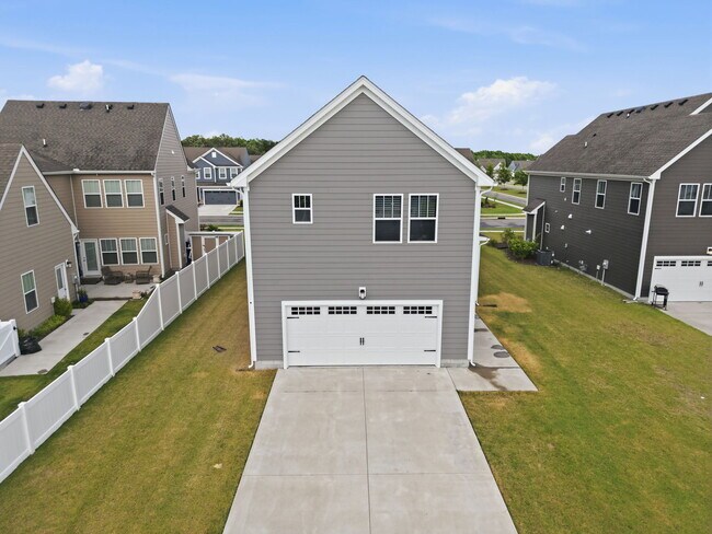 Building Photo - 208 Ryker Rd E