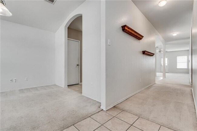 Building Photo - 602 Golden Gate Dr