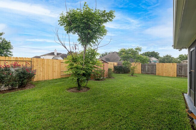 Building Photo - 25315 Sierra Woods Ln