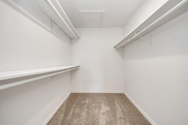Building Photo - 5711 Sugar Hill Dr