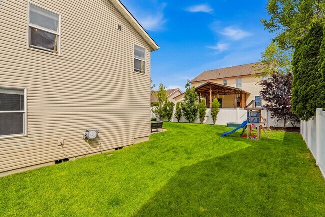 Building Photo - Spacious 3BR/3BA Sonata Springs Home | Minutes to Gonzaga & Downtown Spokane