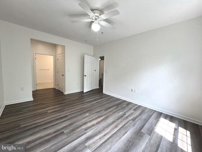 Building Photo - Beautiful 2 bedroom 2 baths condo in the gated community of Chestnut Point.