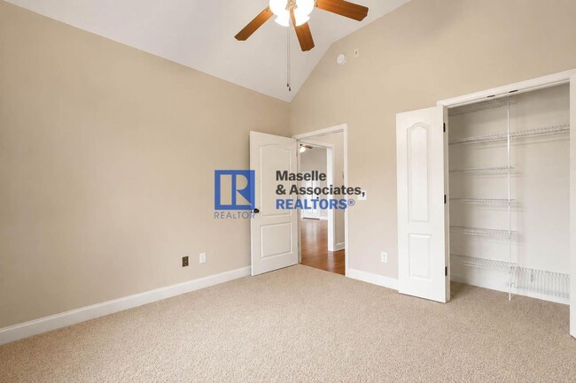 Building Photo - 3 Bed / 2 Bath Home on the Water in Ashbrooke