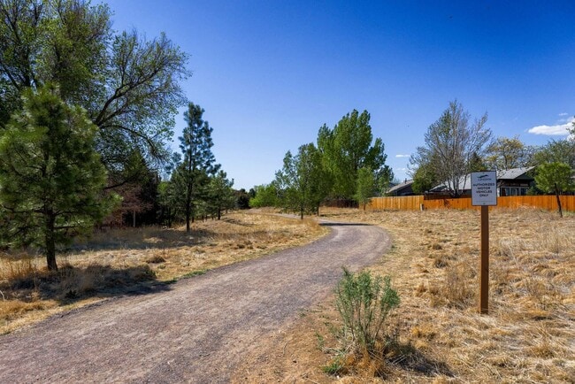 Building Photo - 658 Wild Ridge Cir