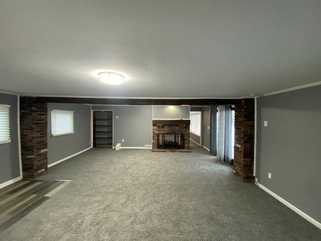 Building Photo - Beautiful 4-Bed, 2 Bathroom North Olmsted OH