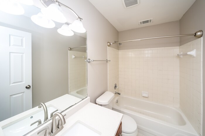 Building Photo - 554 N Sanga Rd