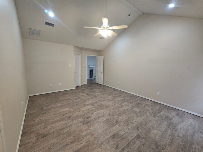 Building Photo - 3108 109th St