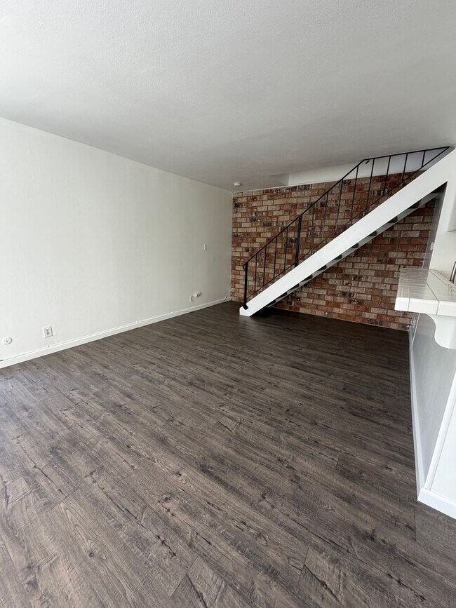 Building Photo - 4930 N Holt Ave