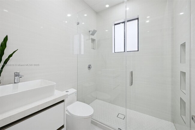 Building Photo - 1152 SW 22nd Terrace