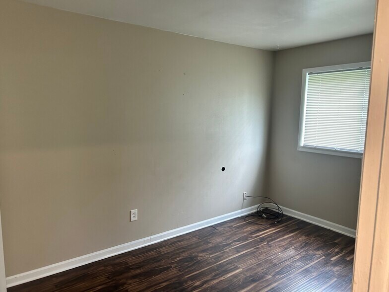 Building Photo - 8111 Timken Ave