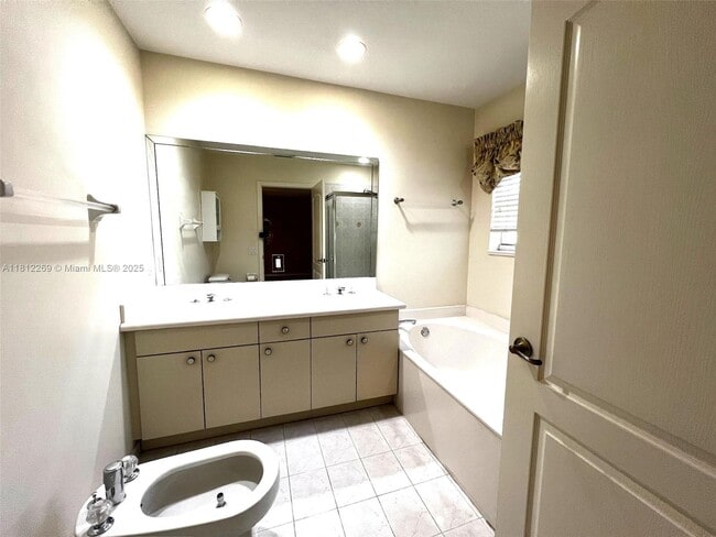 Building Photo - 10139 SW 161st Pl