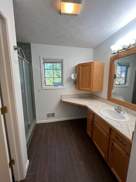 Primary bathroom - 214 W Sixteenth St