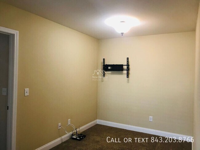 Building Photo - 3647 Bagley Dr