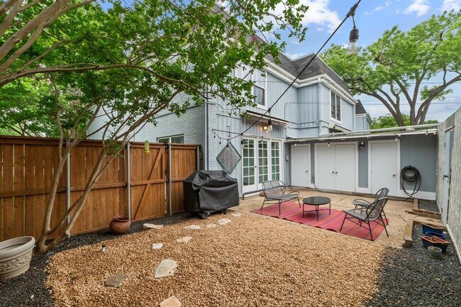 Building Photo - 6109 Bullard Dr