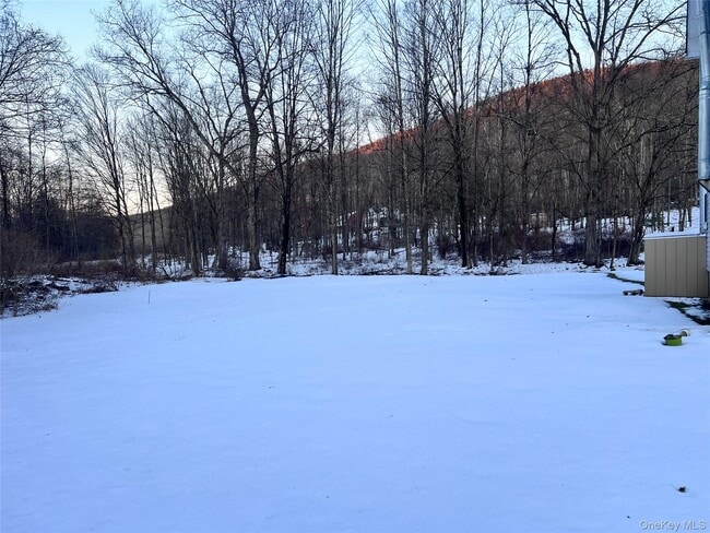 Building Photo - 13 Herlings Rd