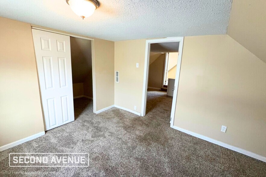 Building Photo - 3700 Coronado Dr