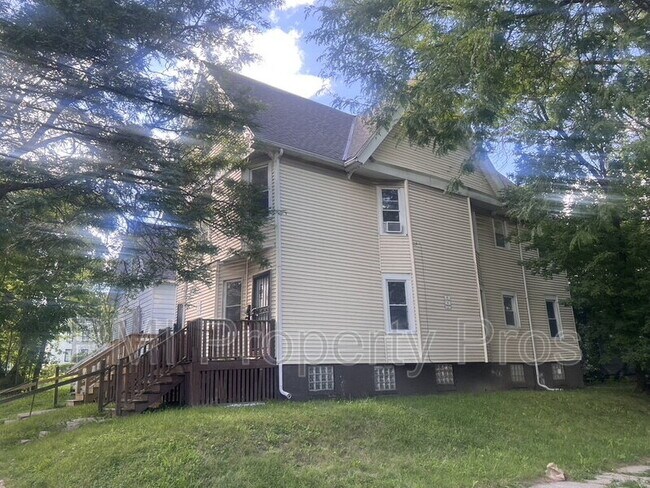 Primary Photo - 140 E Chambers St