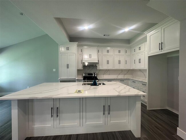 Building Photo - 9823 Sagebud Ln