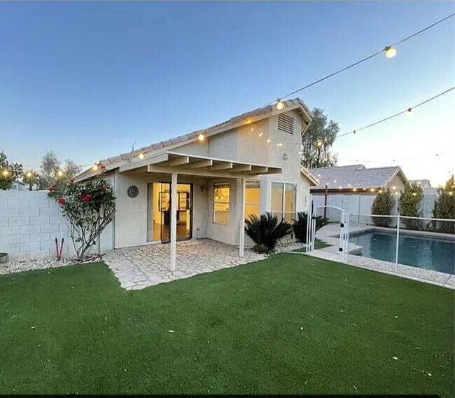 Building Photo - Charming Butler Place Home with a Swimming Pool