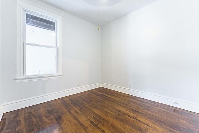 Building Photo - 1632 S Drake Ave