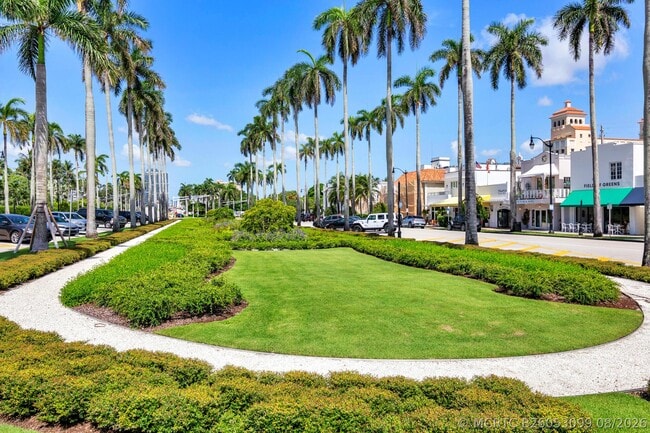 Building Photo - 255 Royal Poinciana Way