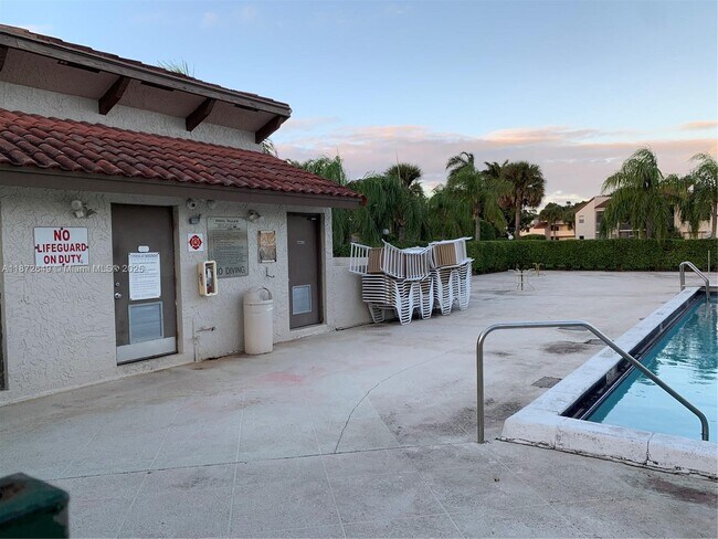Building Photo - 7406 Woodmont Terrace