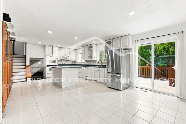 Building Photo - 2557 S Coors St