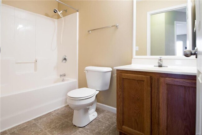 Building Photo - Home in Pioneer Ridge – Pet Friendly & Min...