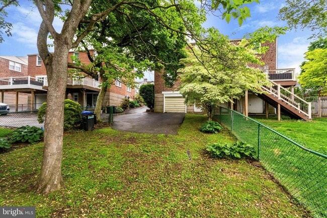 Building Photo - 167 Woodbine Rd