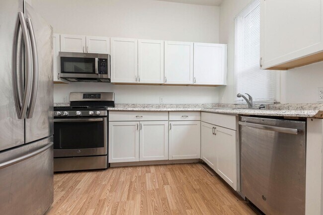Building Photo - 522 Zane St