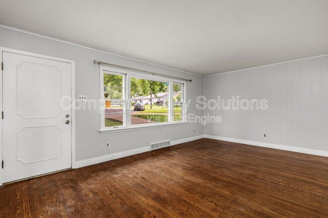 Building Photo - 8881 Darnell Pl