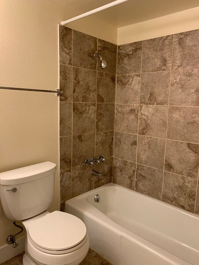 Building Photo - Affordable Condo in Martin Acres, No pet rent