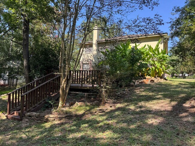 Building Photo - 302 Inverness Dr