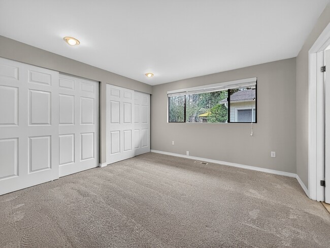 Building Photo - 11706 NE 98th St