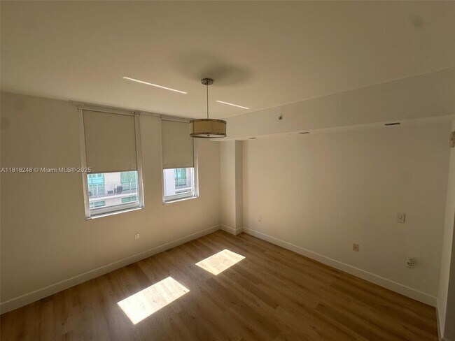 Building Photo - 4100 Salzedo St
