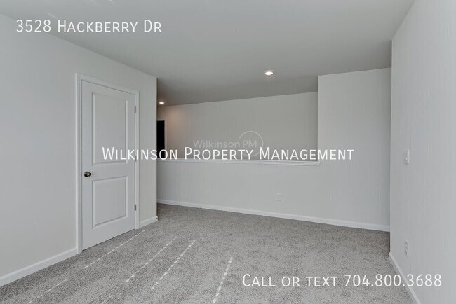 Building Photo - 3528 Hackberry Dr