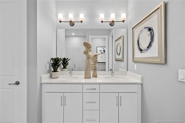 Building Photo - 823 SW Pr Ave