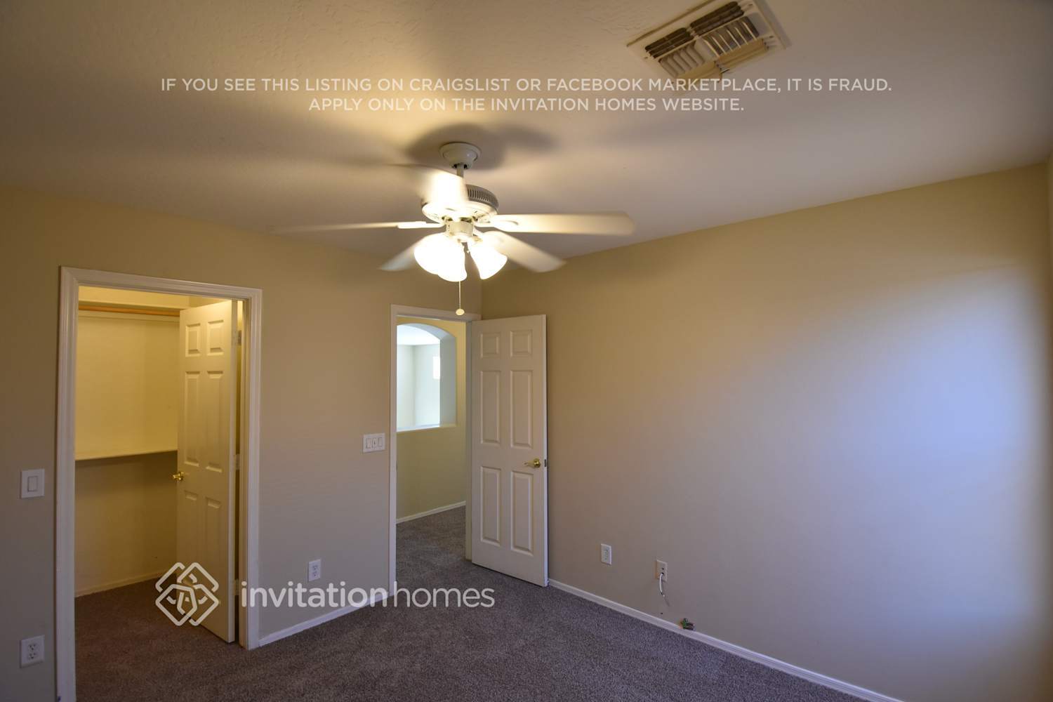 Building Photo - 7613 S 65th Ln