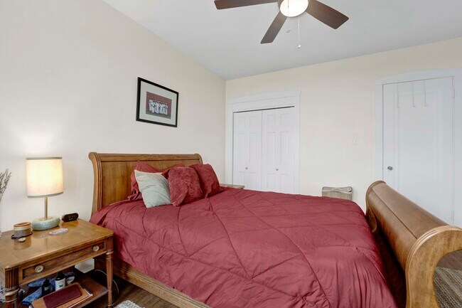 Building Photo - 554 Sheridan Square