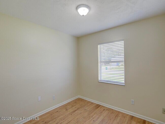 Building Photo - 279 Englar Dr