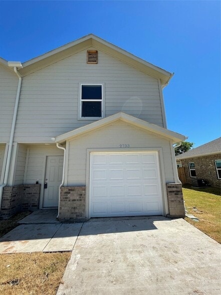 Building Photo - 2733 Ginger Ct