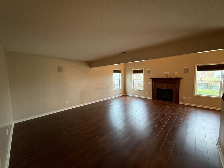 Building Photo - 3929 Stanton Hall Pkwy