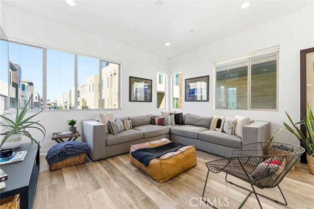 Building Photo - 70 Ebb Tide Cir