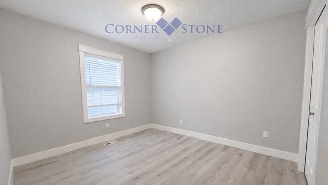 Building Photo - Beautiful Remodeled Home in Boise!