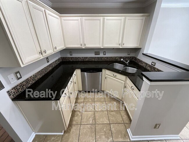 Building Photo - 300 Mourning Dove Terrace