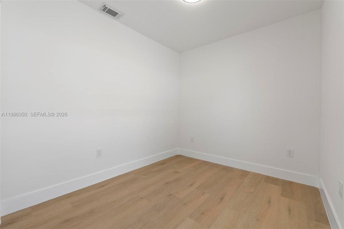 Building Photo - 1060 NW 35th Ave