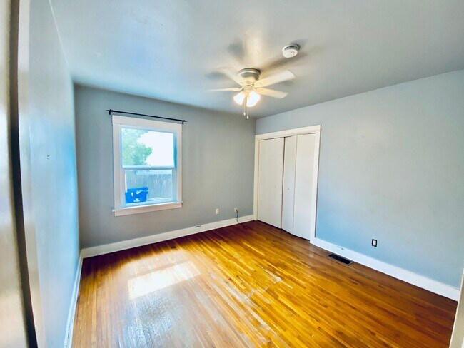 Building Photo - Beautiful 3 Bedroom Cottage in Kensington ...