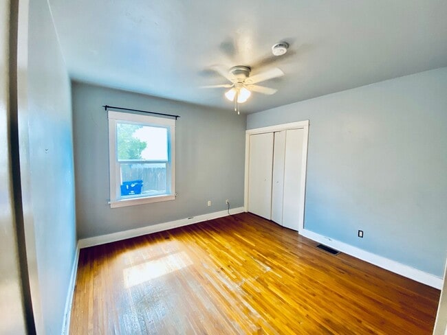 Building Photo - Beautiful 4 Bedroom Cottage in Kensington ...